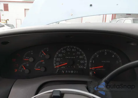 1997 Ford Expedition Eddie Bauer/Xlt from USA, damaged, VIN 1FMEU17L8VLB42744